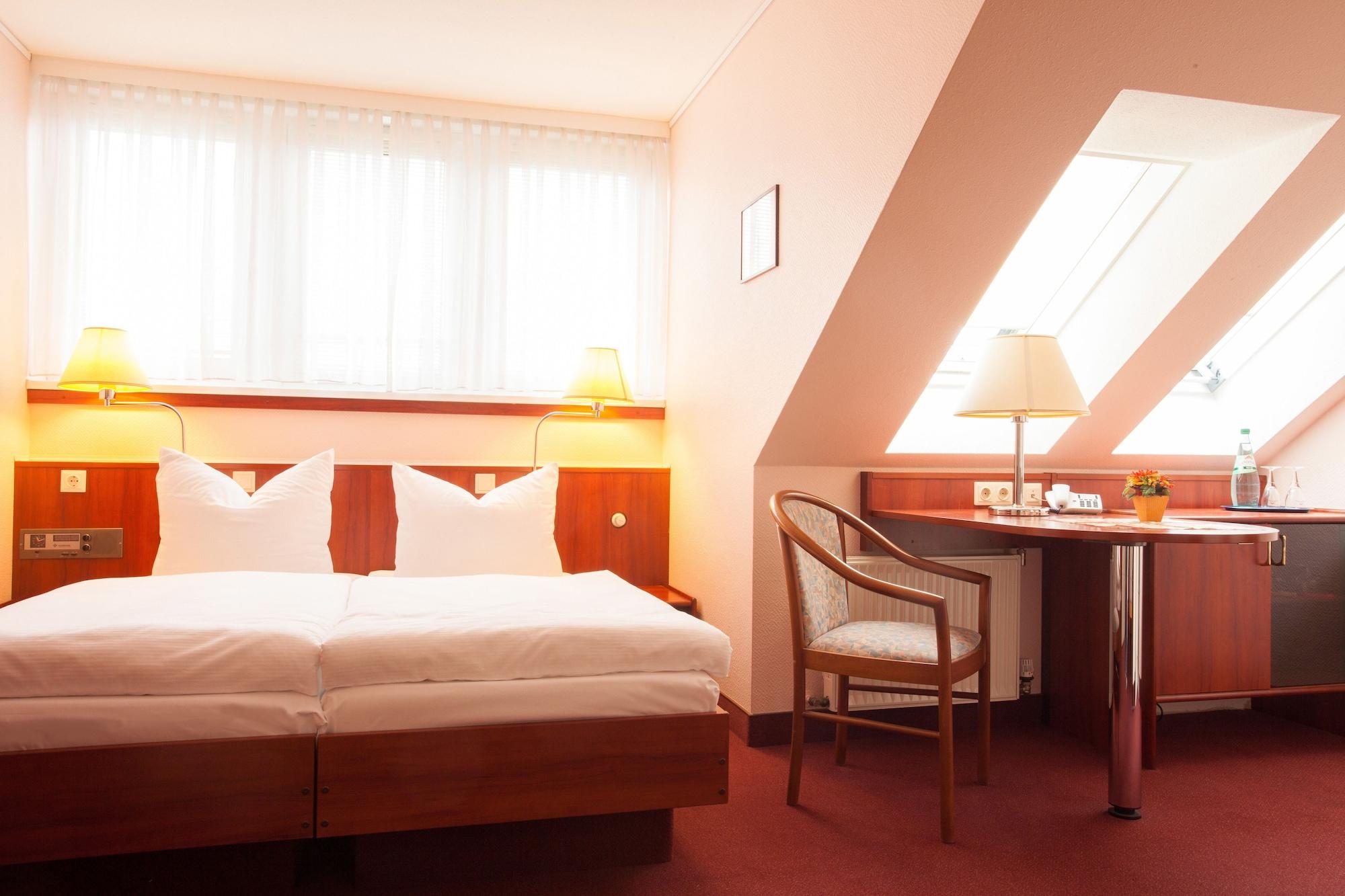 Hotel Kastanienhof Berlin Bagian luar foto