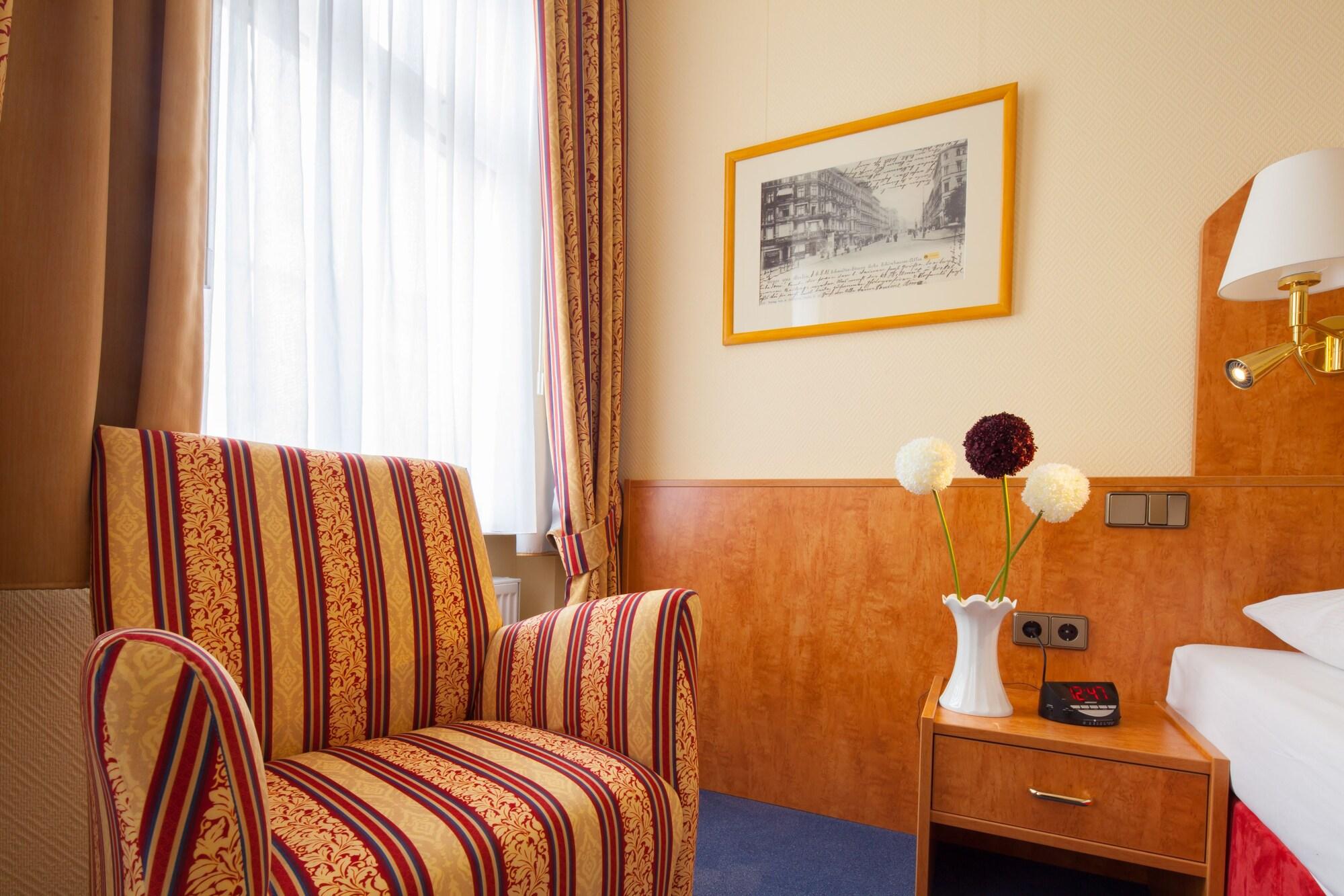 Hotel Kastanienhof Berlin Bagian luar foto