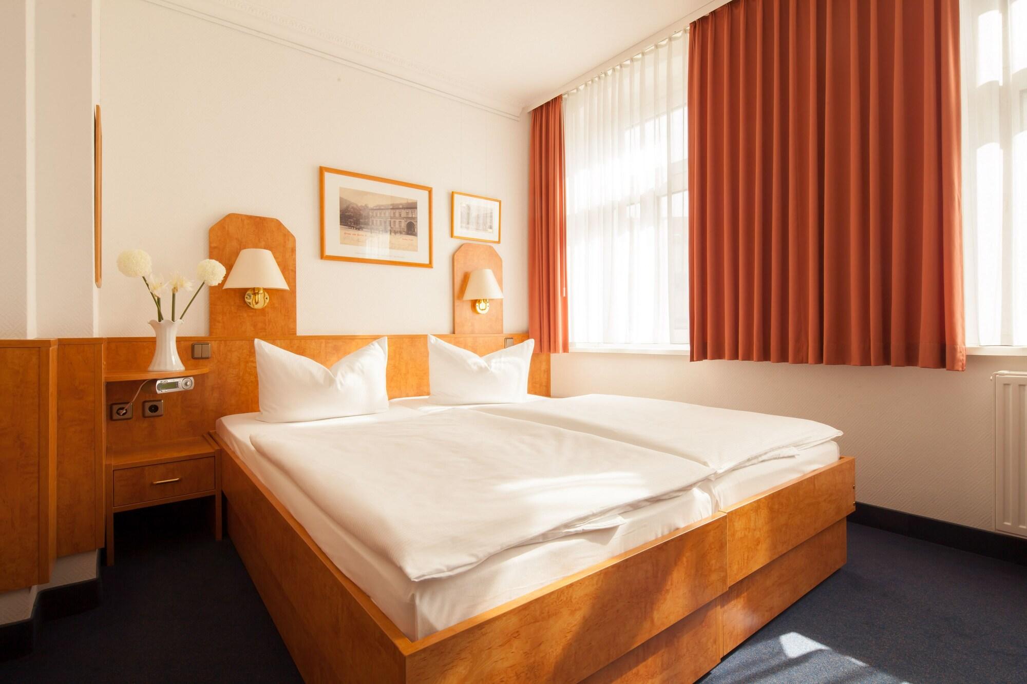 Hotel Kastanienhof Berlin Bagian luar foto