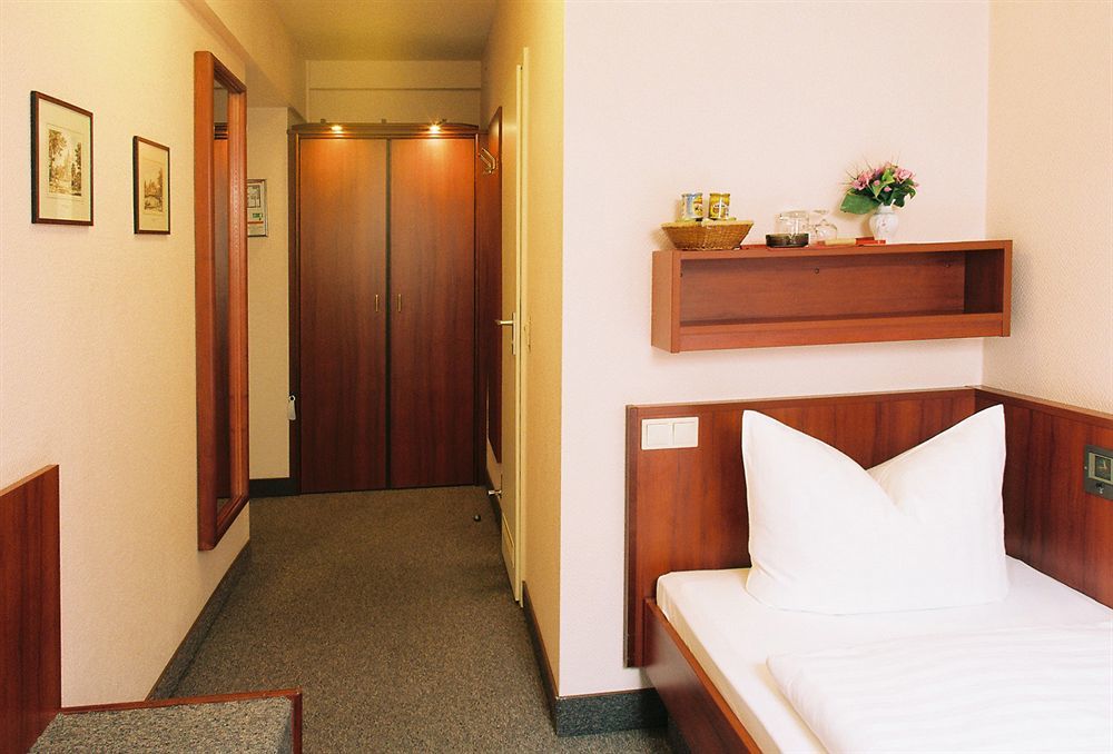 Hotel Kastanienhof Berlin Bagian luar foto