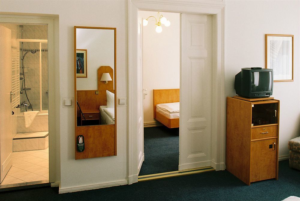 Hotel Kastanienhof Berlin Bagian luar foto